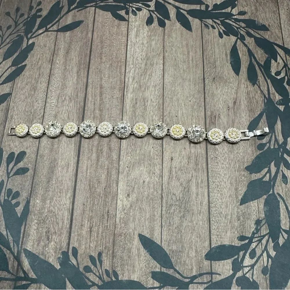 Napier Silver Pearl Crystal Medallion Bracelet B8
